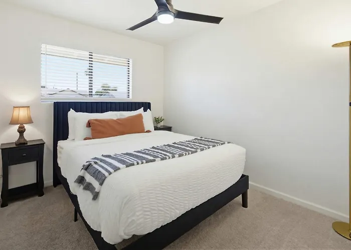 Holiday home Modern Comphy In With Pool Tempe