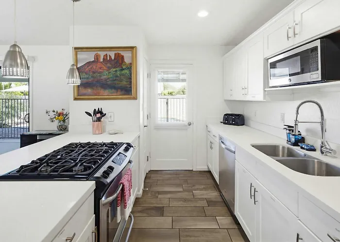Modern Comphy In With Pool Holiday home *