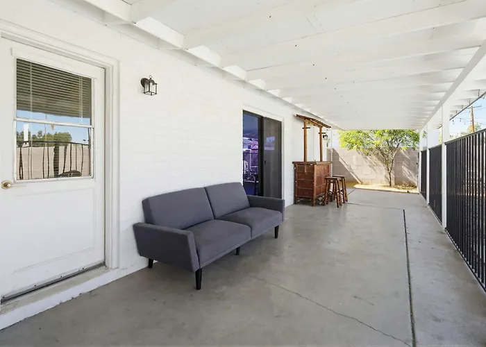 Modern Comphy In With Pool Holiday home *