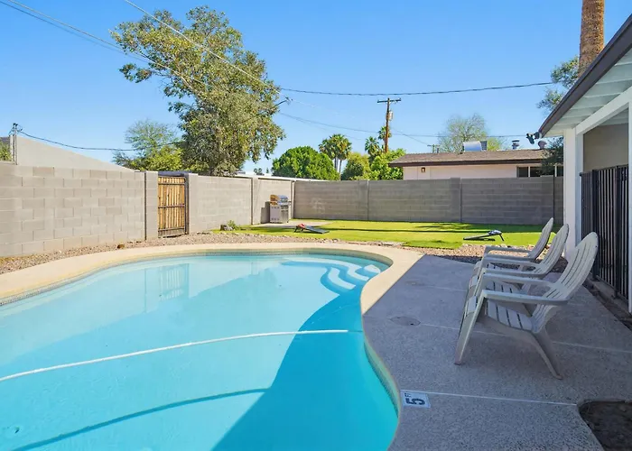 Modern Comphy In With Pool Holiday home Tempe